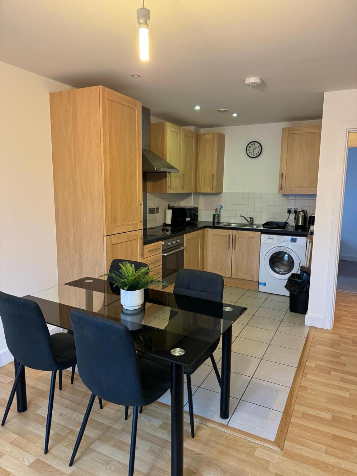 Spacious 2 Bedrooms Apartment In Stratford Londýn Exteriér fotografie