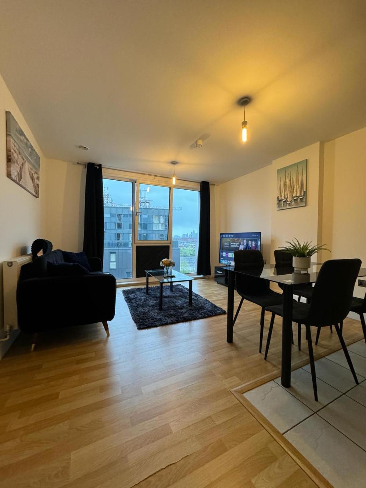Spacious 2 Bedrooms Apartment In Stratford Londýn Exteriér fotografie