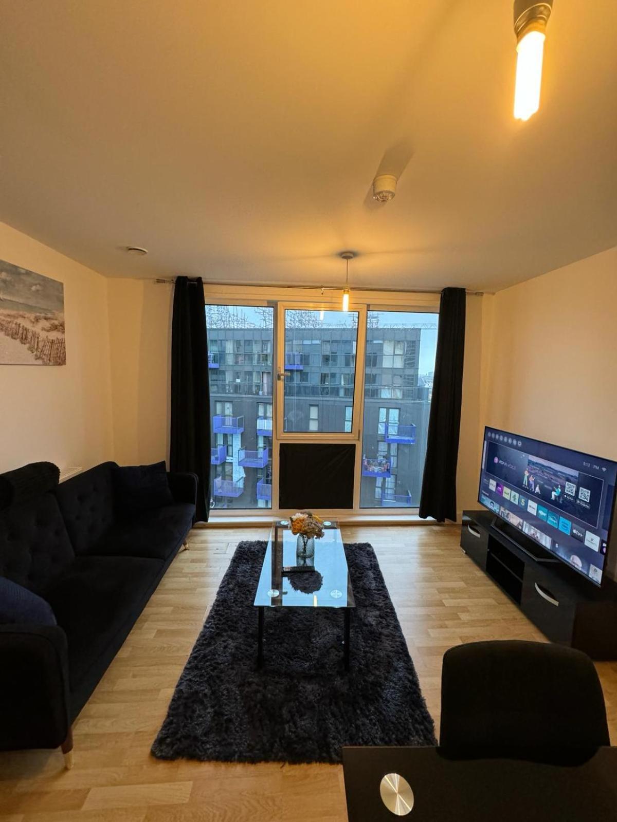 Spacious 2 Bedrooms Apartment In Stratford Londýn Exteriér fotografie
