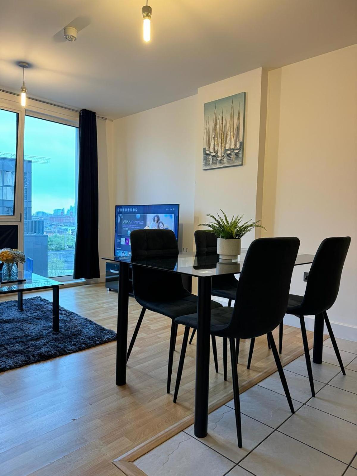 Spacious 2 Bedrooms Apartment In Stratford Londýn Exteriér fotografie