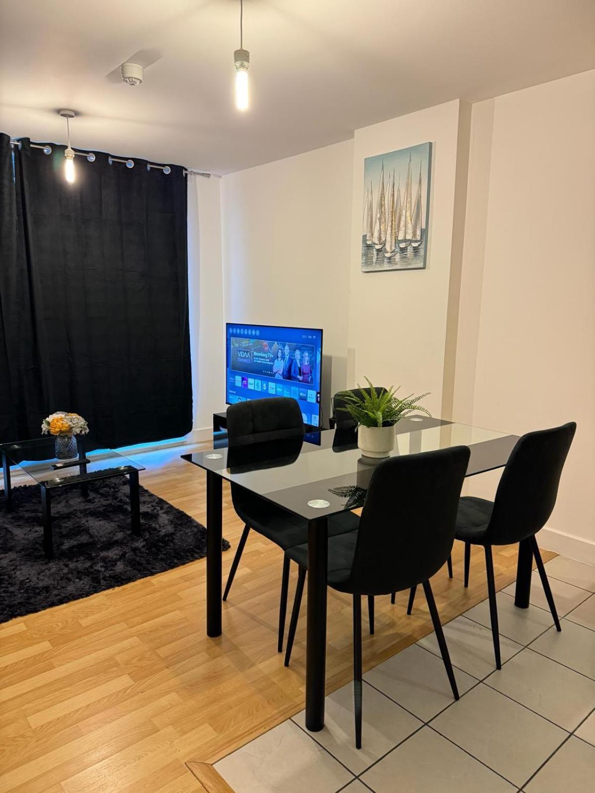 Spacious 2 Bedrooms Apartment In Stratford Londýn Exteriér fotografie
